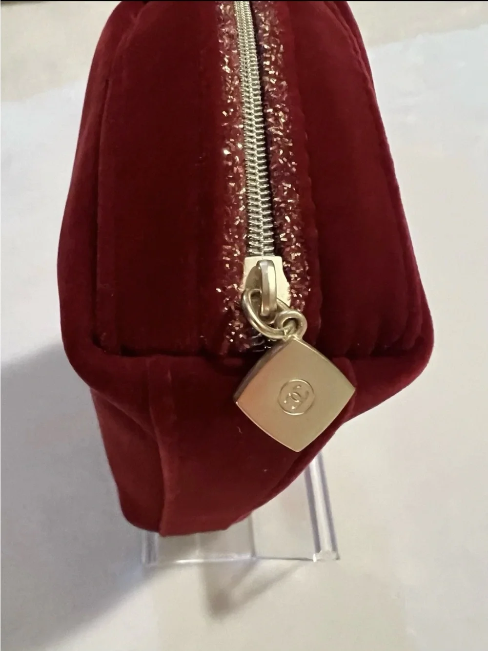 🩷CHANEL Velvet Cosmetic Pouch in Deep Red💚